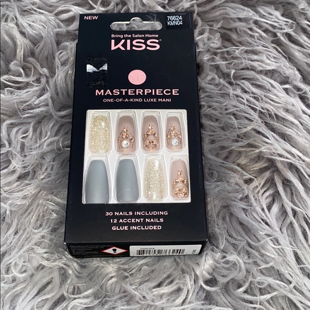 Kiss Masterpiece Nails